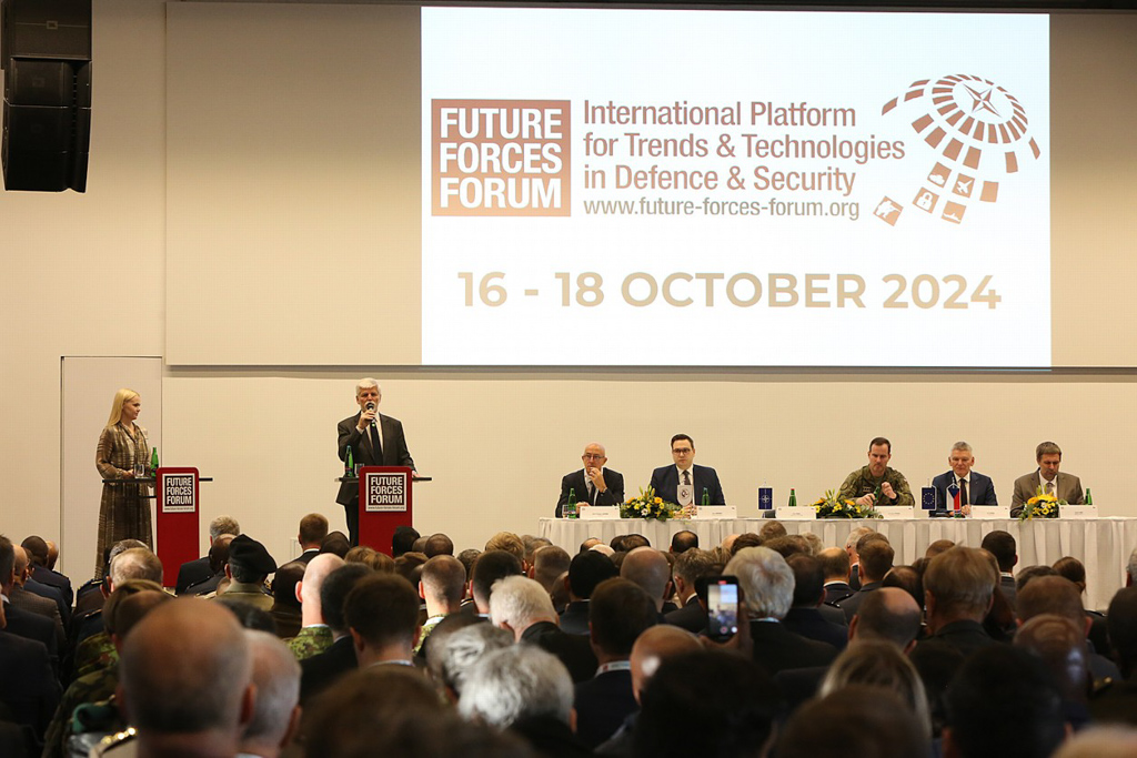 PHOTO HERE · FORUM ATMOSPHERE